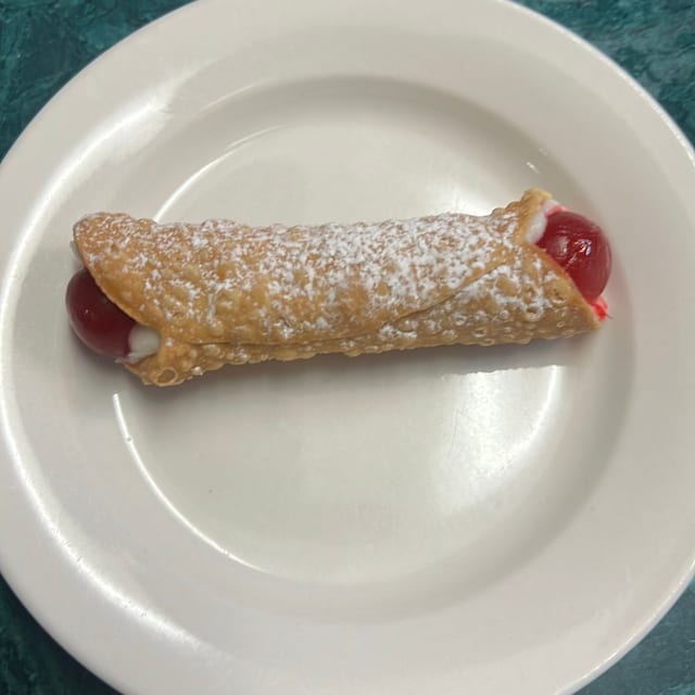 Cannoli.